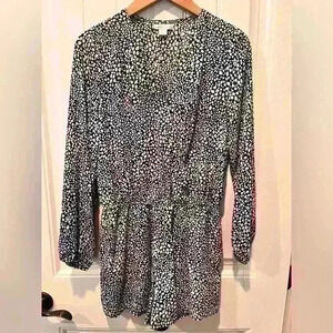 FINN & GRACE Romper Ladies Size Small Navy Blue/Cream Super Cute Comfy Summer